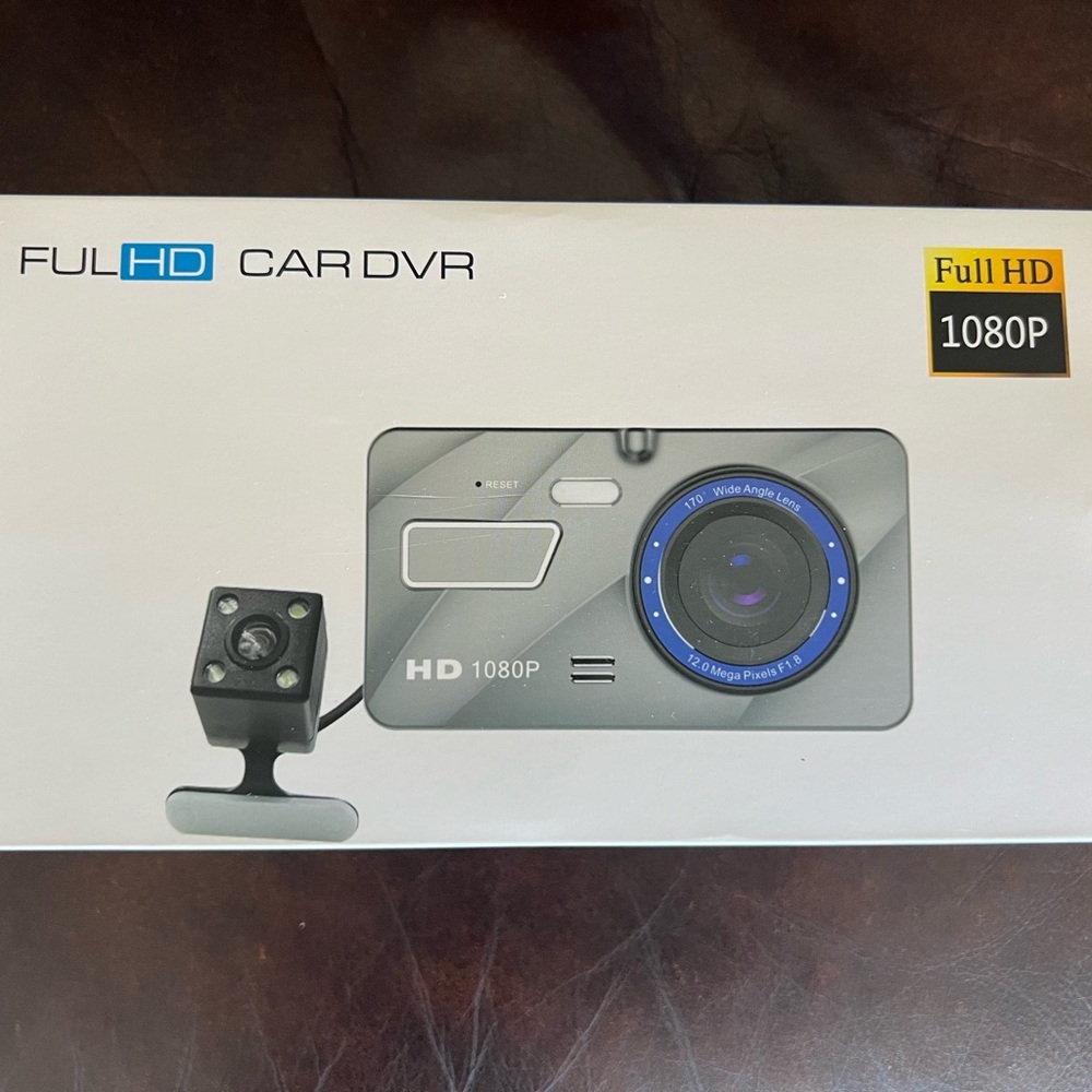 (BNIB) 1080P Full HD Front and Rear Dash Camera with 32G Card, 4-In
